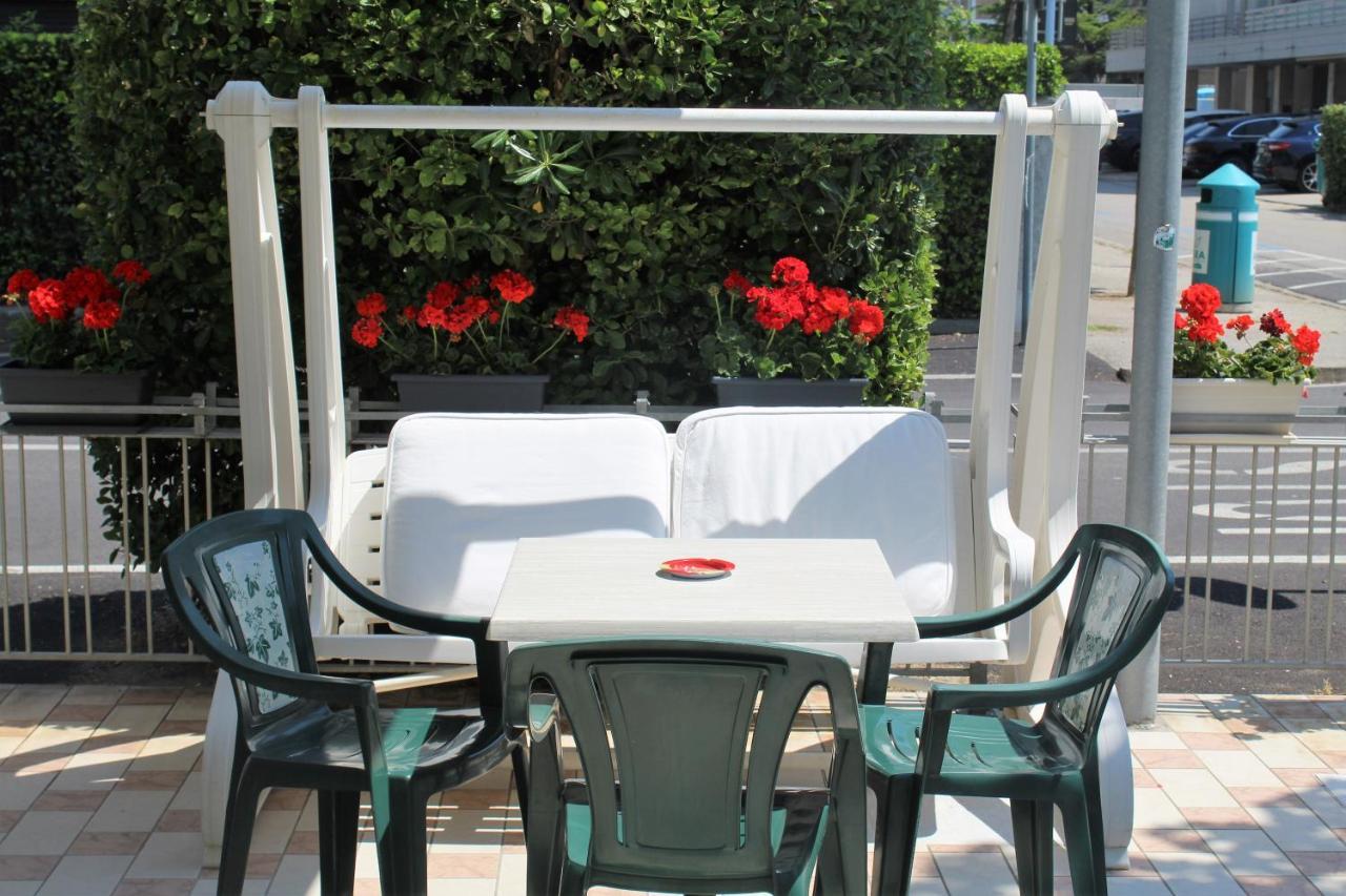 לידו די ג'סולו Hotel Palme Park & Beach Included מראה חיצוני תמונה