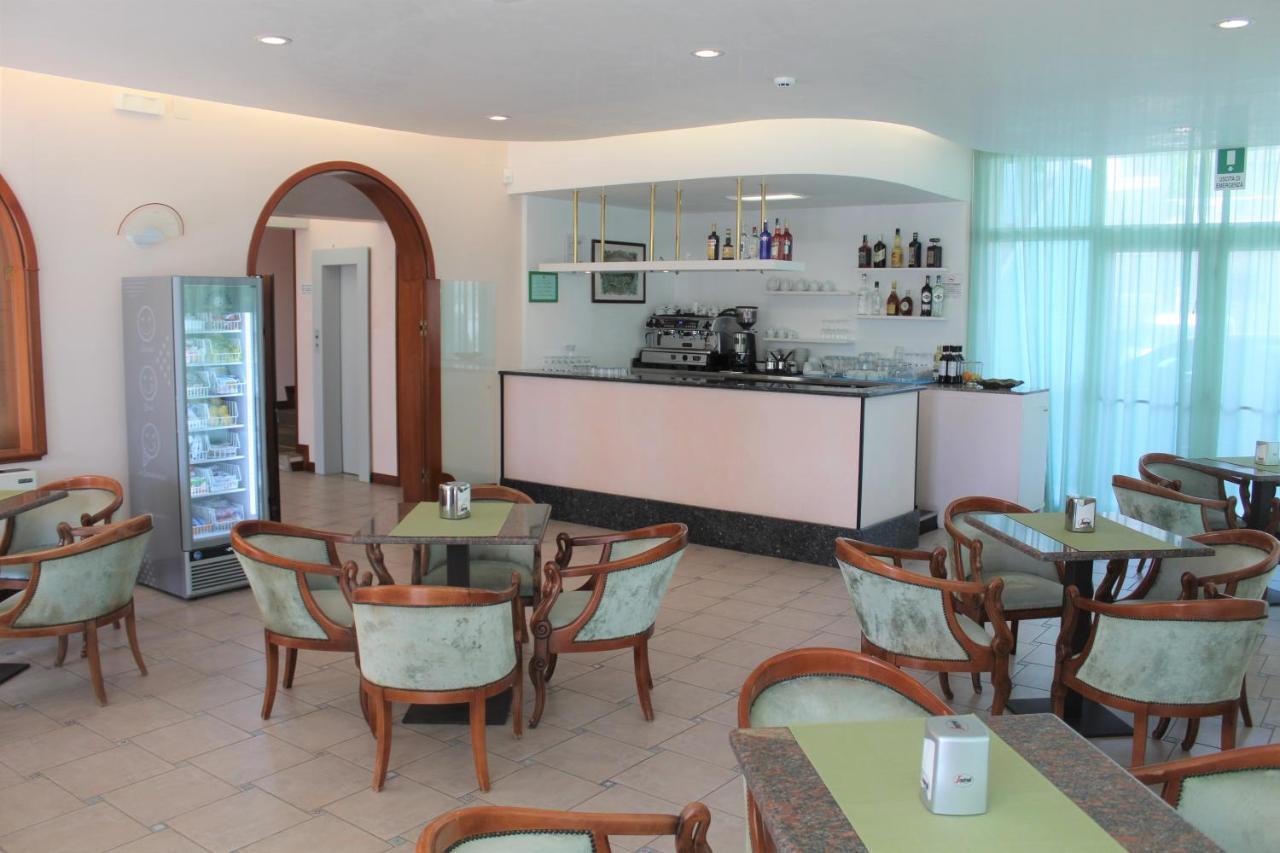 לידו די ג'סולו Hotel Palme Park & Beach Included מראה חיצוני תמונה