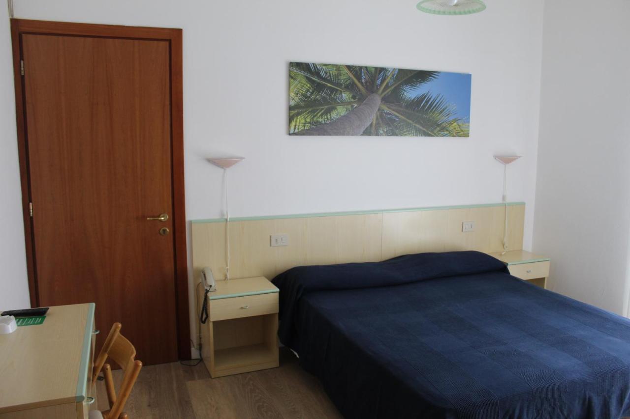 לידו די ג'סולו Hotel Palme Park & Beach Included מראה חיצוני תמונה