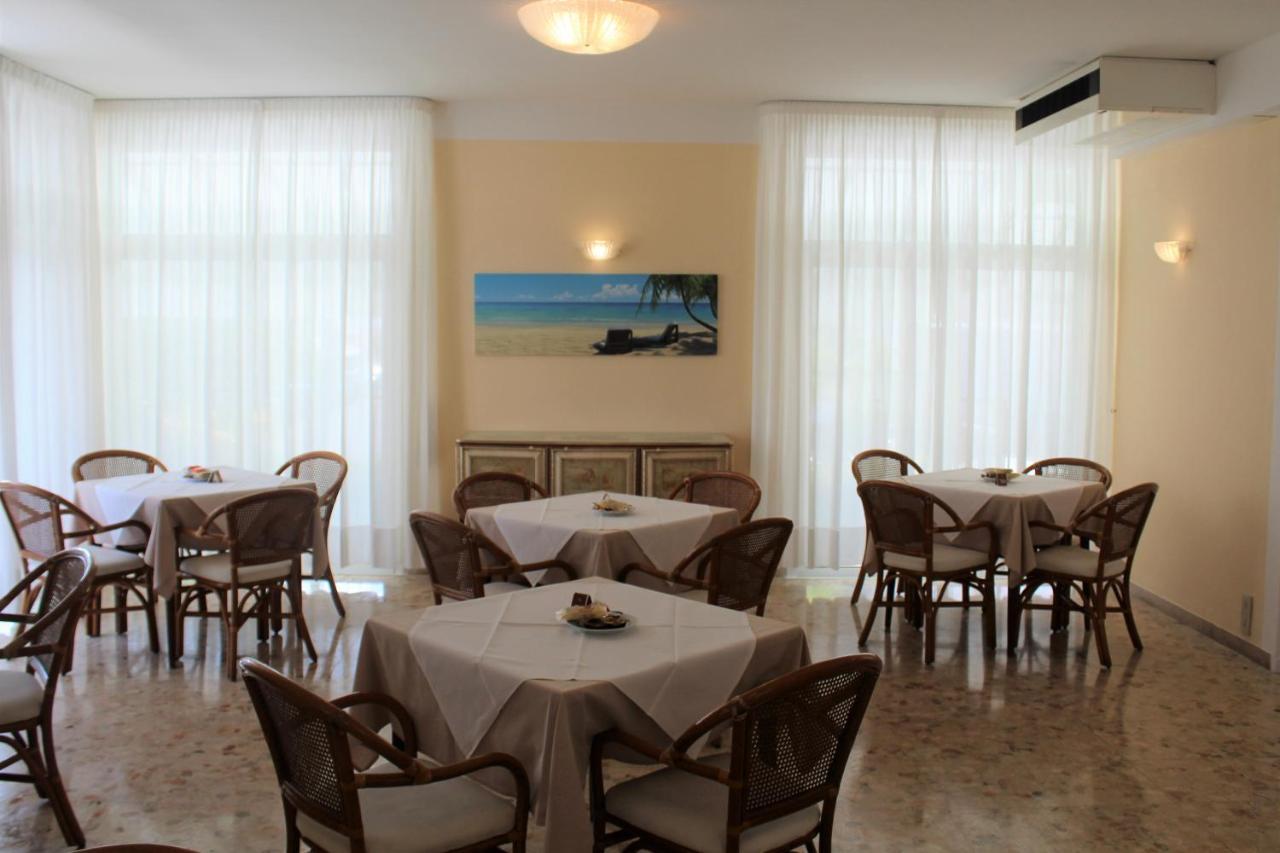 לידו די ג'סולו Hotel Palme Park & Beach Included מראה חיצוני תמונה