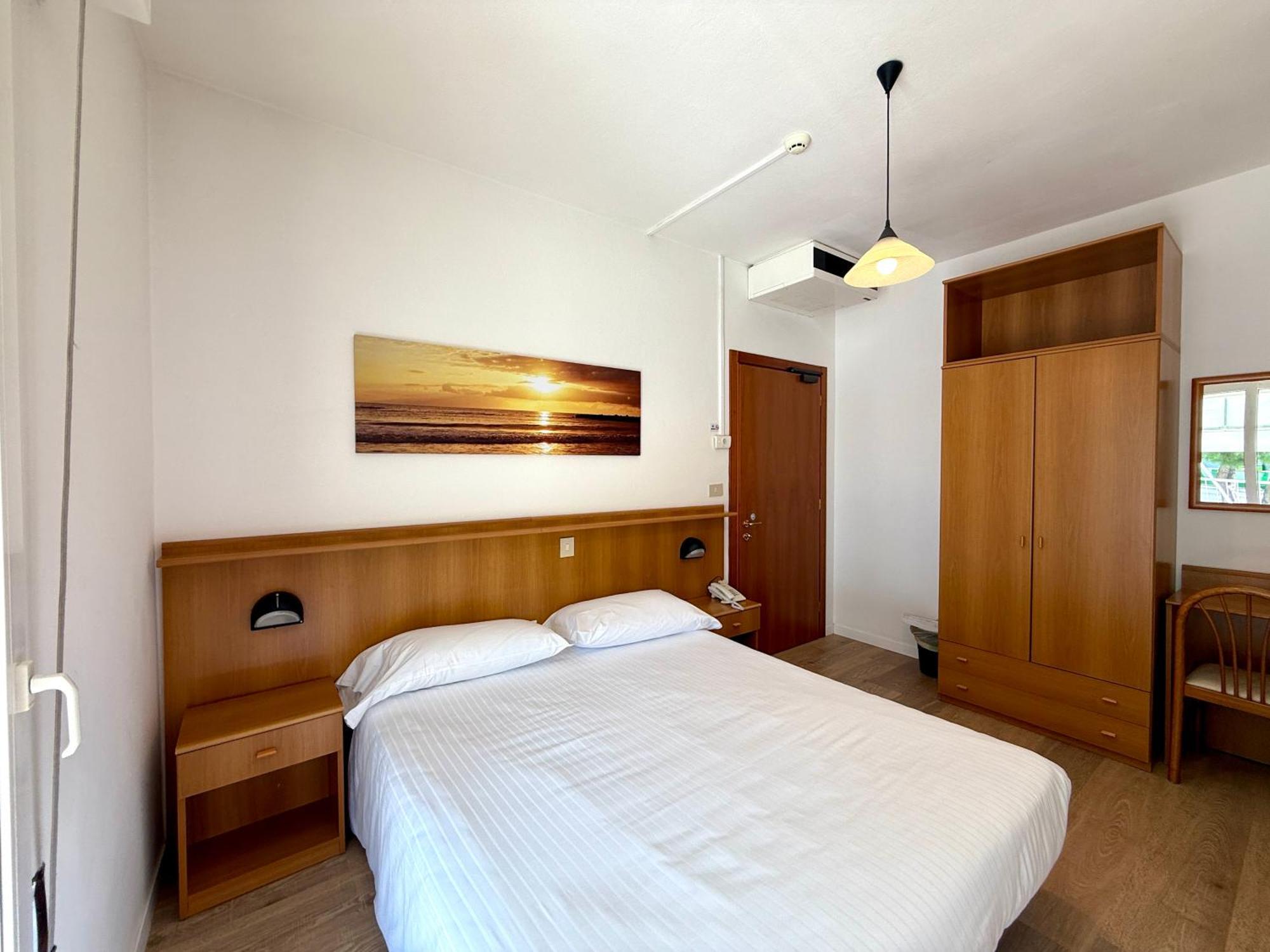לידו די ג'סולו Hotel Palme Park & Beach Included מראה חיצוני תמונה